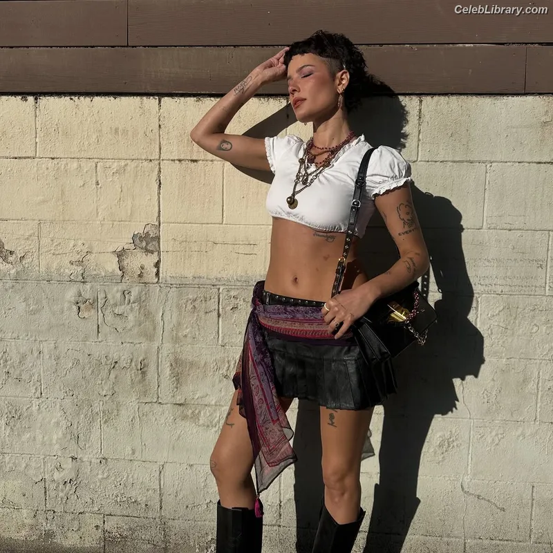 Halsey photo 12 of 1182