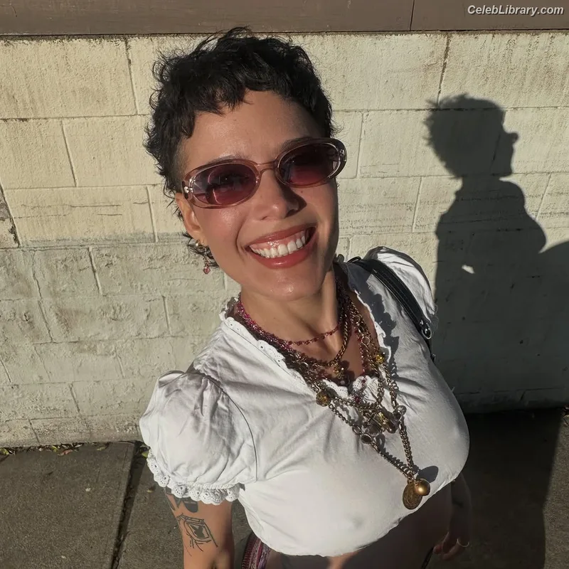 Halsey photo 14 of 1182