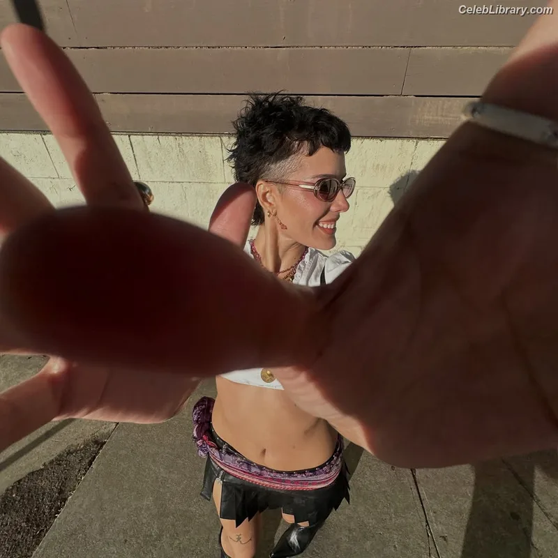 Halsey photo 16 of 1182