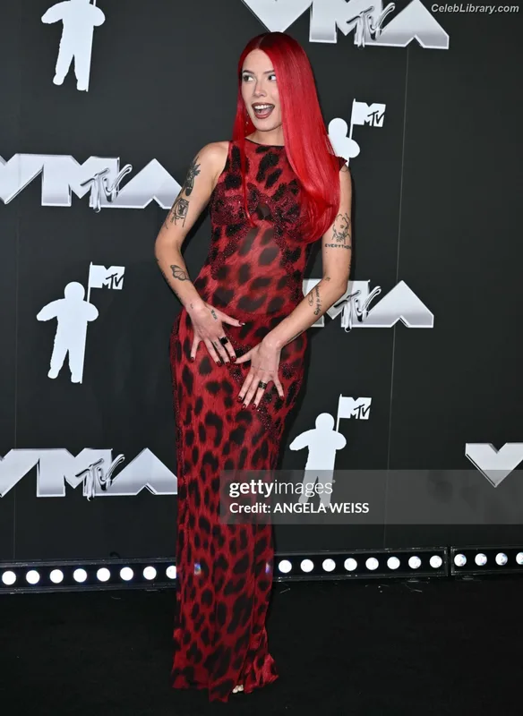 Halsey photo 4 of 1182