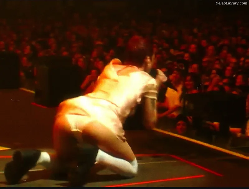 Halsey photo 18 of 1182