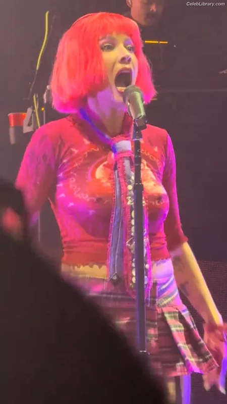 Halsey photo 21 of 1182