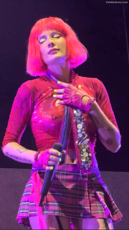Halsey photo 22 of 1182