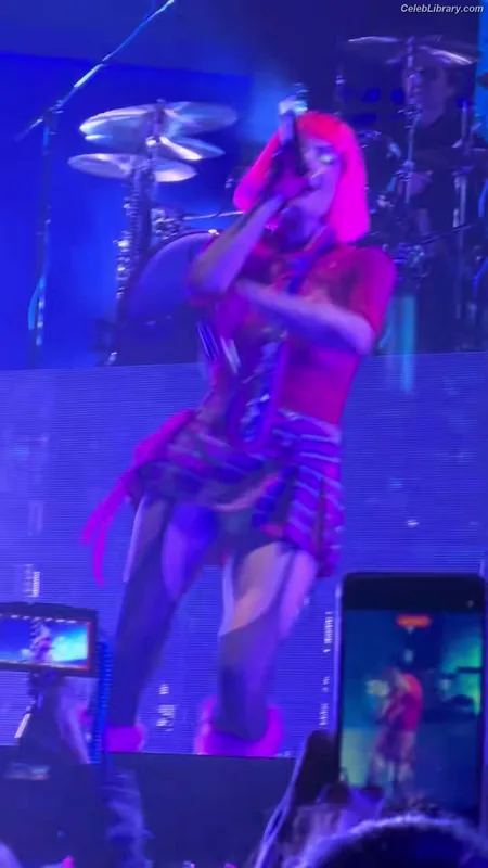 Halsey photo 5 of 1182