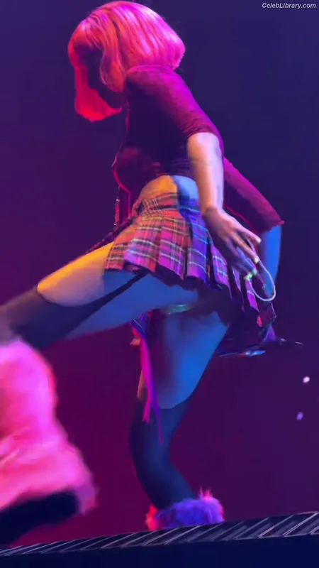 Halsey photo 11 of 1182