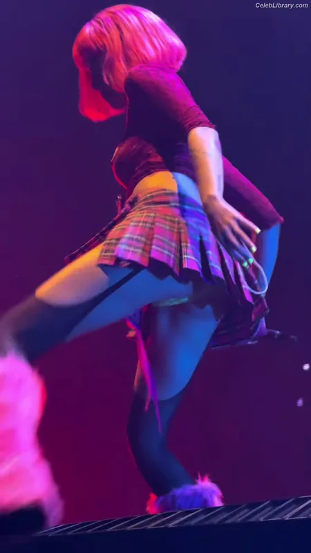 Halsey photo 12 of 1182