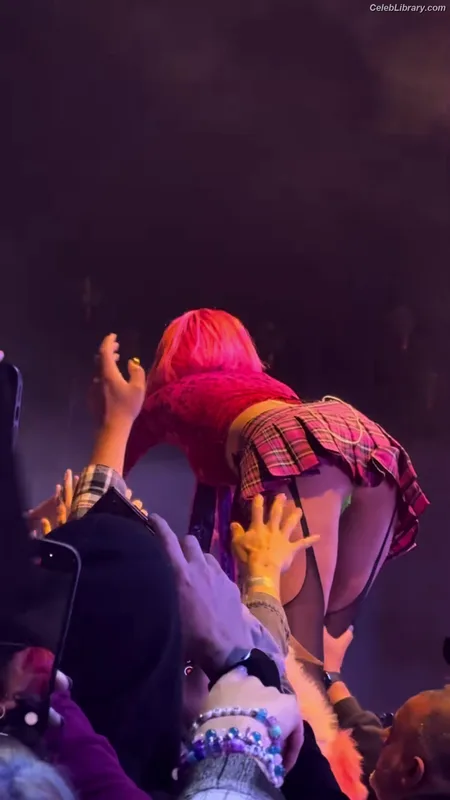 Halsey photo 15 of 1182