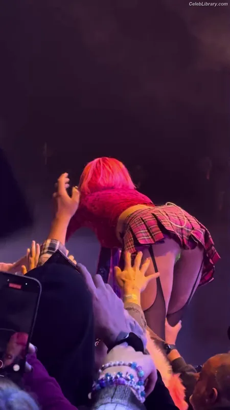 Halsey photo 24 of 1182