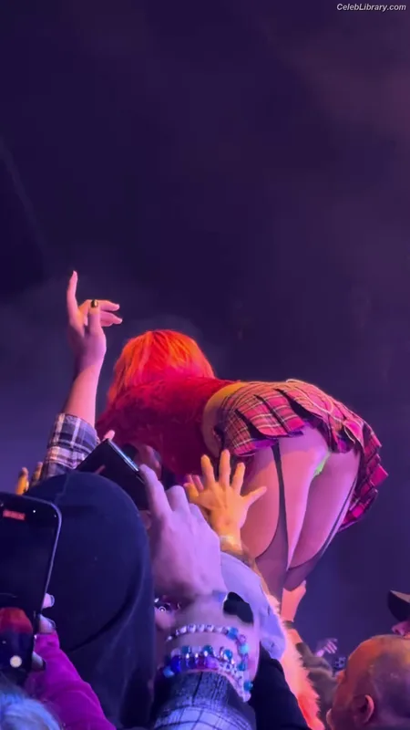 Halsey photo 4 of 1182