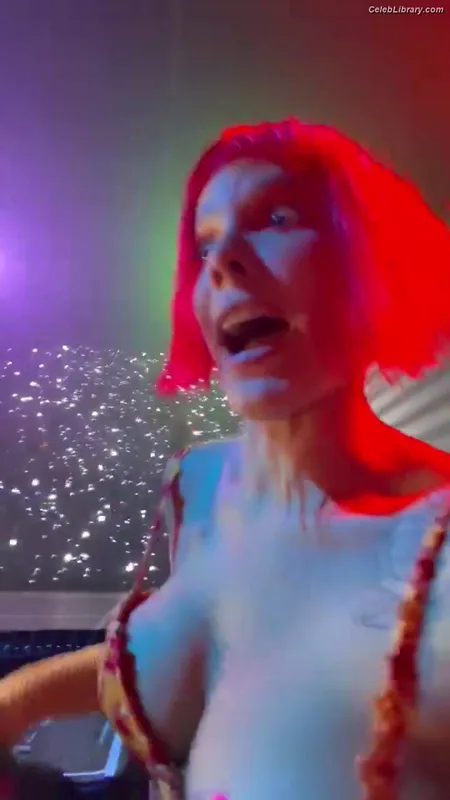 Halsey photo 17 of 1182