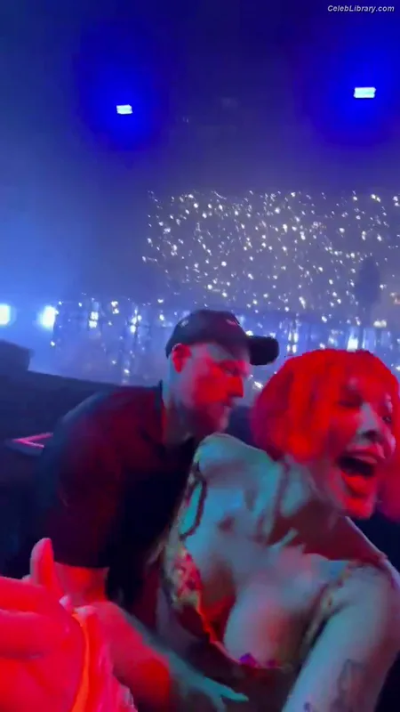Halsey photo 18 of 1182