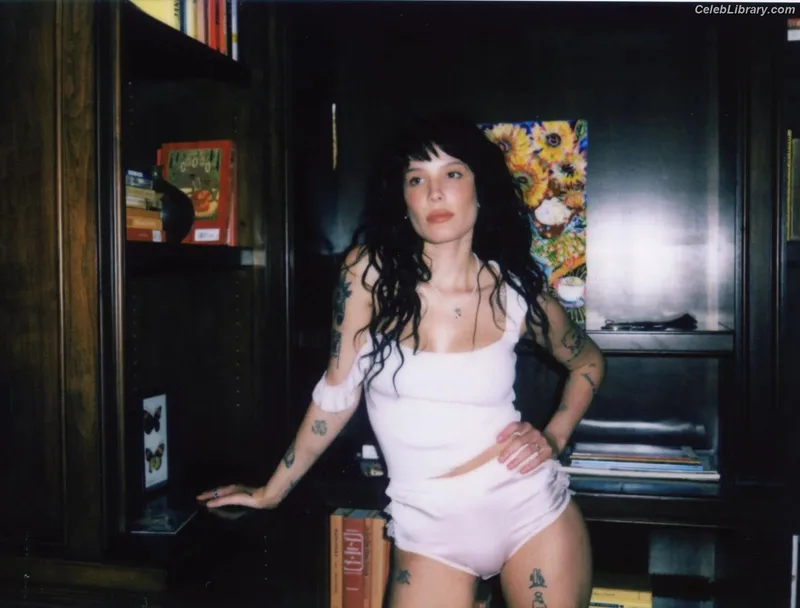 Halsey photo 1 of 1182