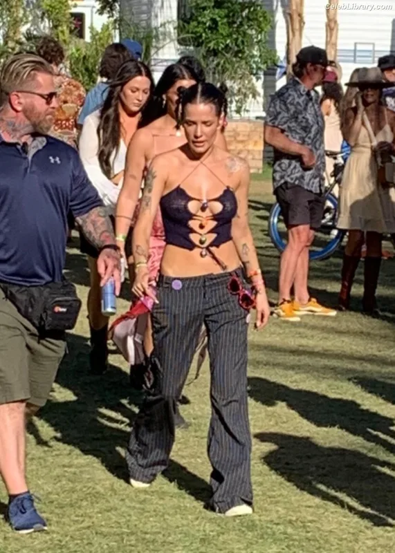 Halsey photo 2 of 1182