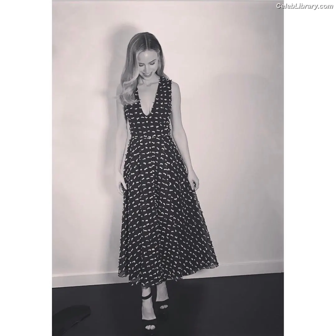 Halston Sage photo 15 of 283