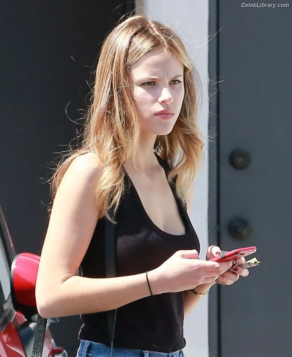 Halston Sage photo 8 of 283