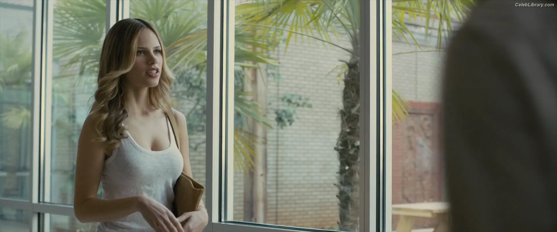 Halston Sage photo 12 of 283