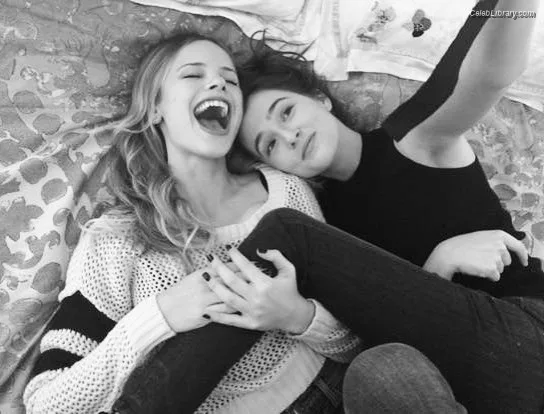 Halston Sage photo 20 of 284