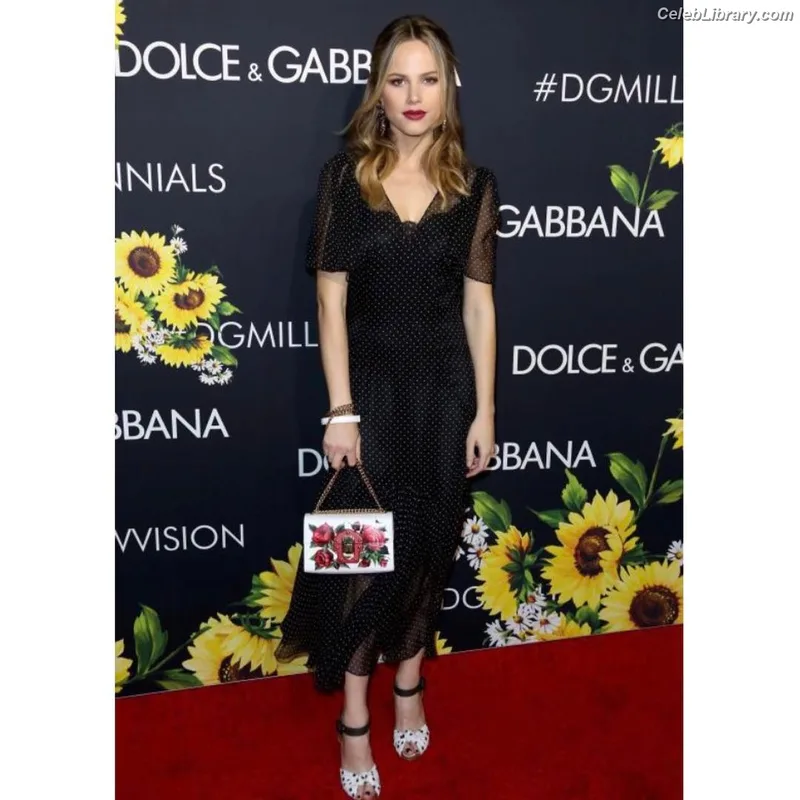 Halston Sage photo 1 of 284