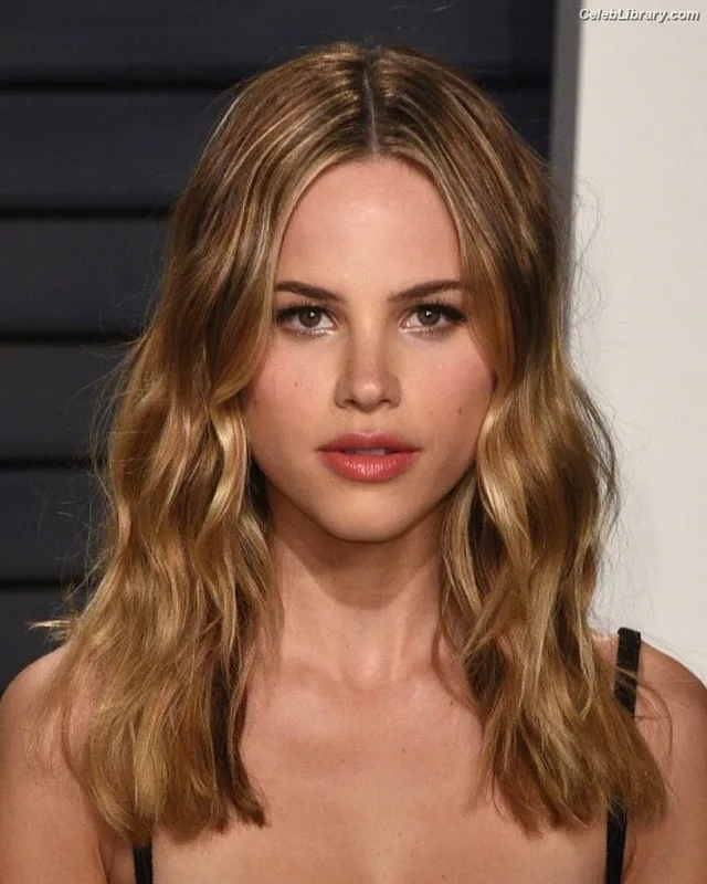 Halston Sage photo 13 of 284