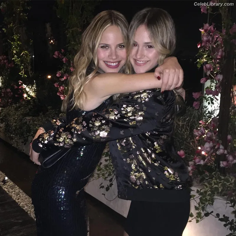 Halston Sage photo 2 of 284