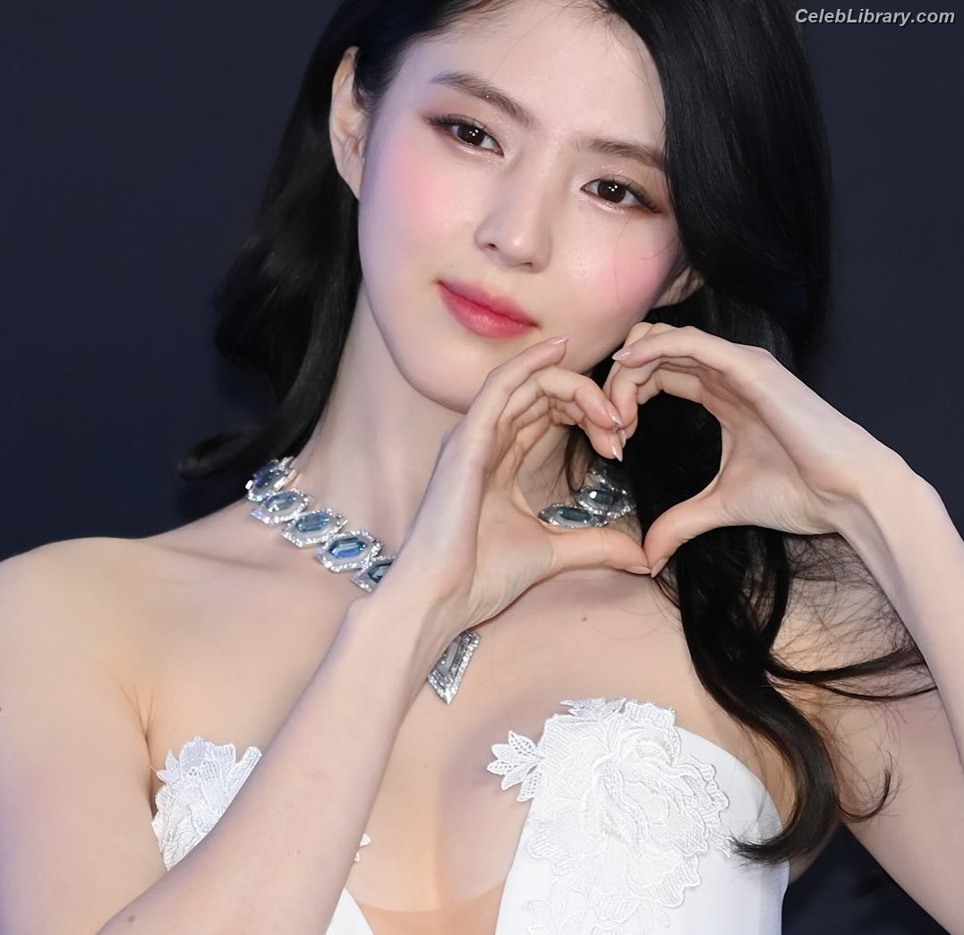 Han So-hee photo 6 of 32
