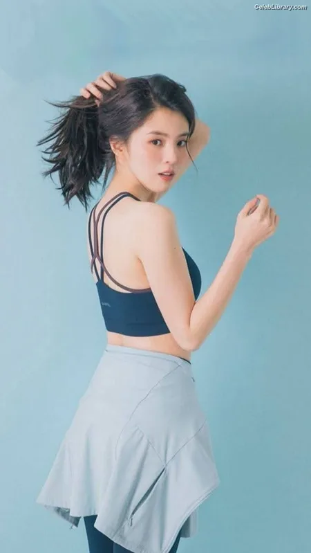 Han So-hee photo 6 of 32