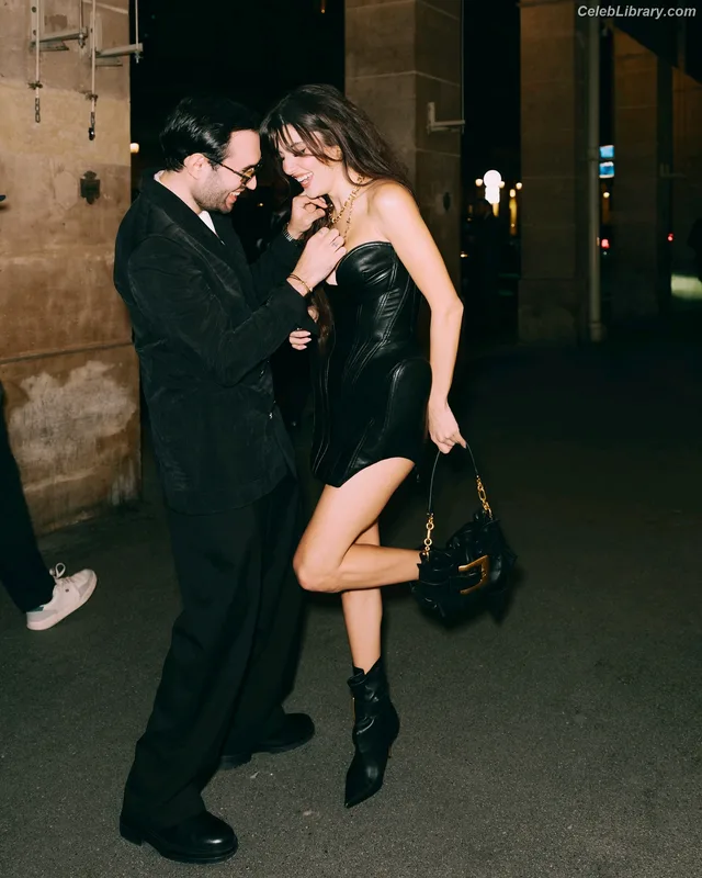 Hande Ercel photo 7 of 434