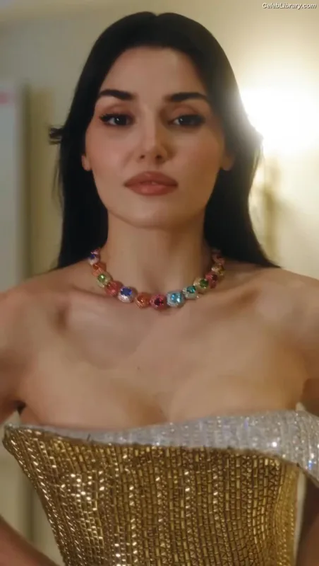 Hande Ercel photo 8 of 434