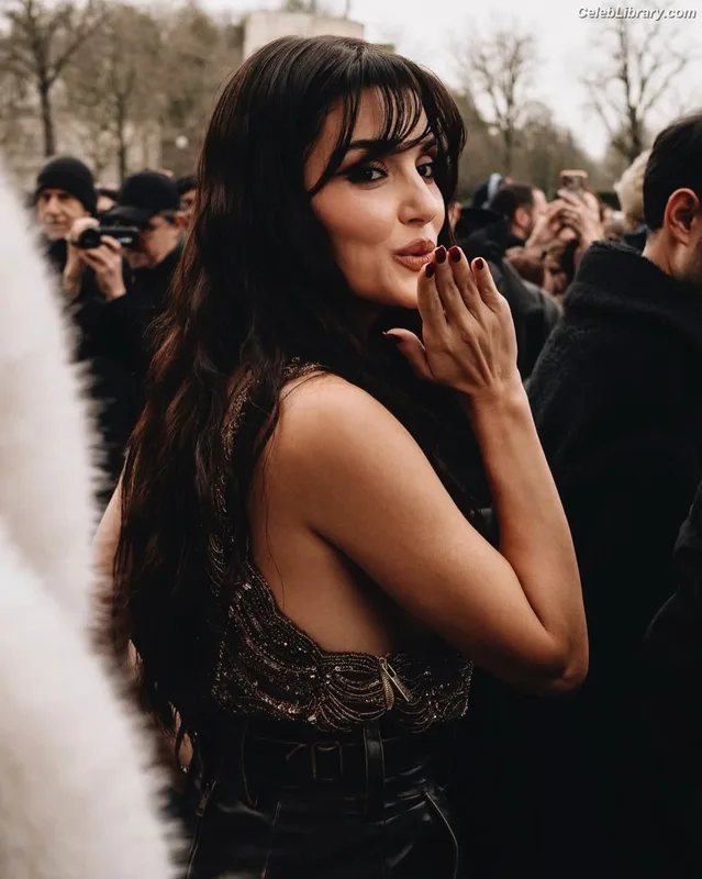 Hande Ercel photo 7 of 434