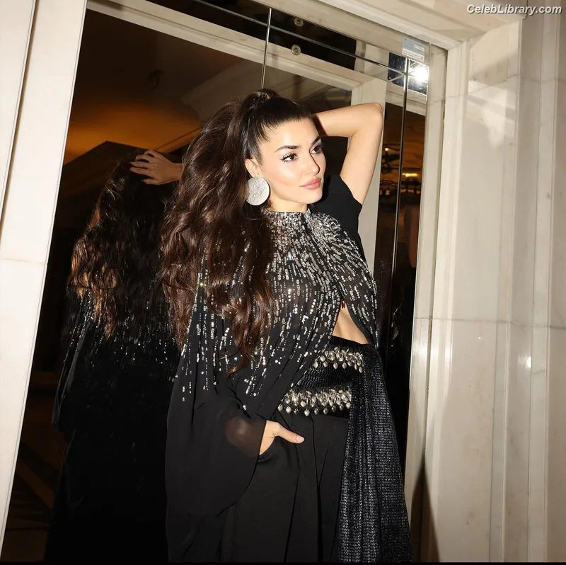 Hande Ercel photo 13 of 434