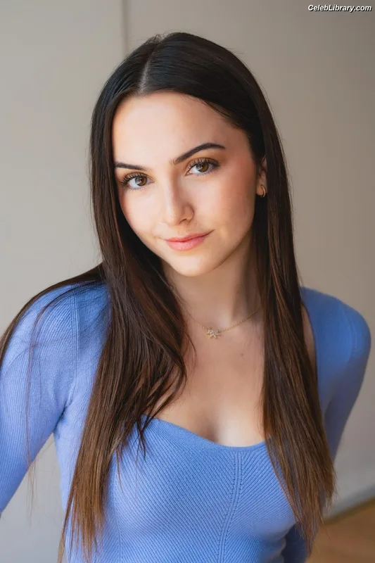 Hannah Cheramy photo 4 of 137