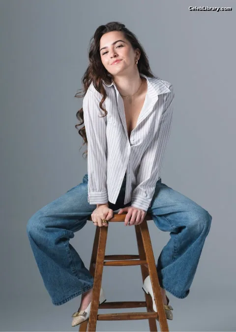 Hannah Cheramy photo 22 of 137