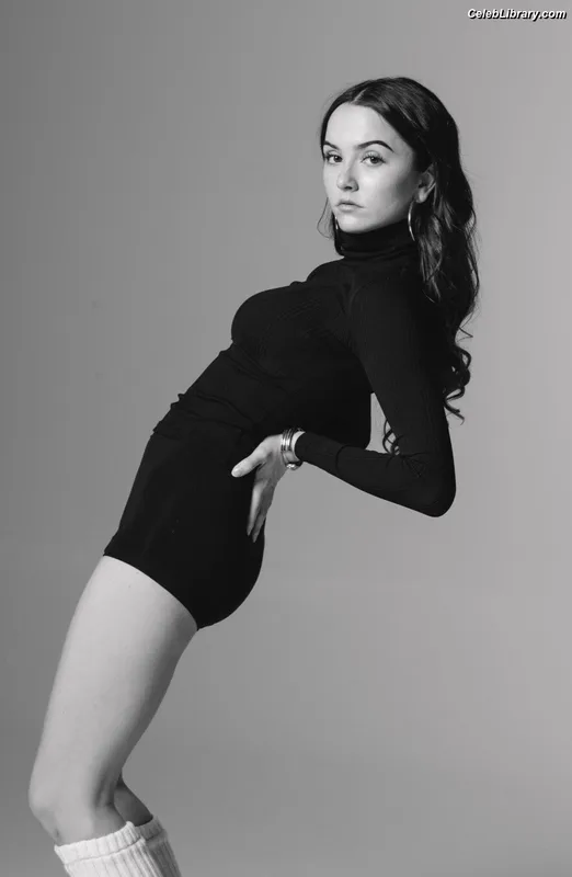 Hannah Cheramy photo 6 of 137