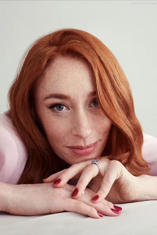 Hannah Fry photo 4 of 37