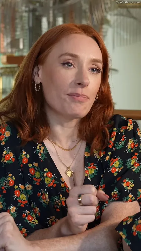 Hannah Fry photo 20 of 37