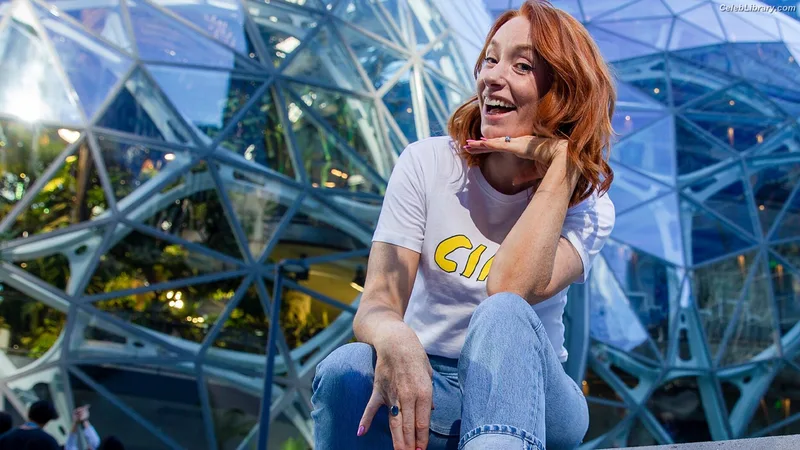 Hannah Fry photo 9 of 37