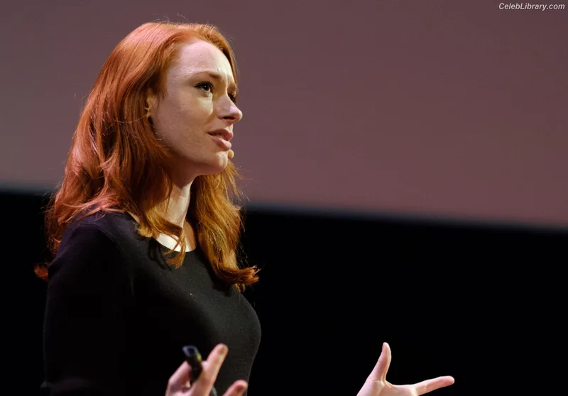 Hannah Fry photo 11 of 37