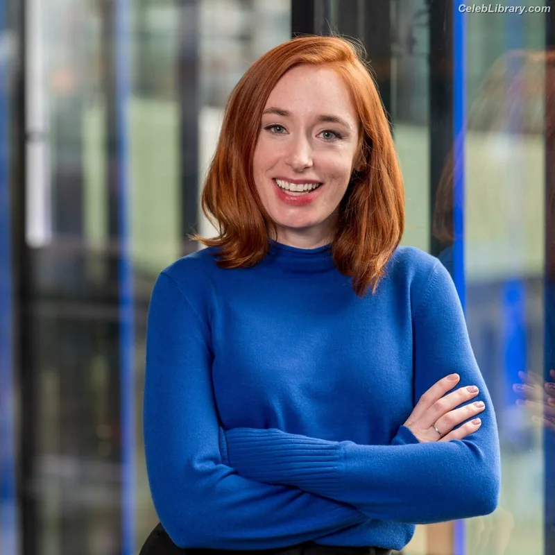 Hannah Fry photo 12 of 37