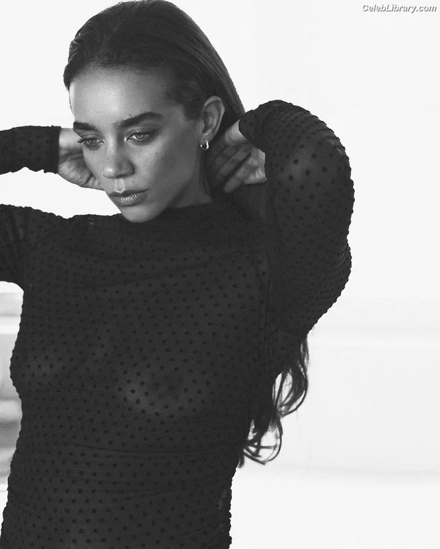 Hannah John-Kamen photo 1 of 505