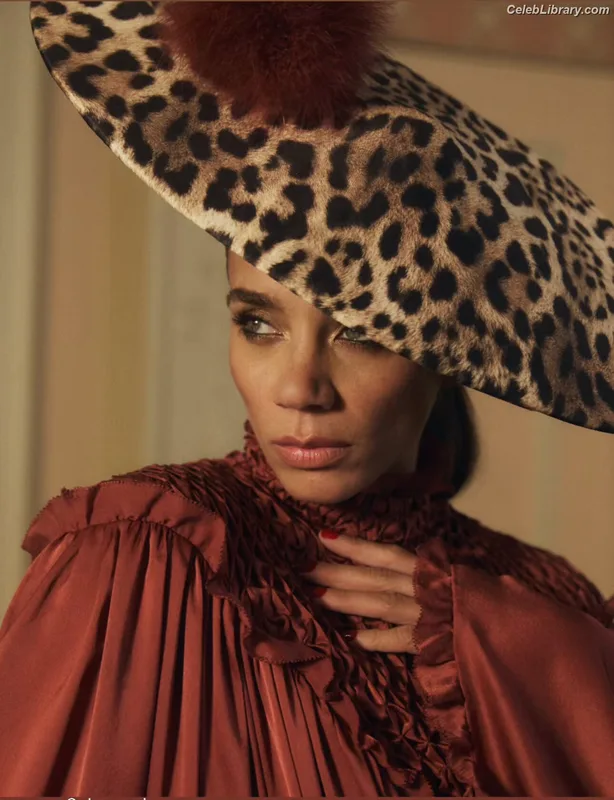Hannah John-Kamen photo 5 of 505