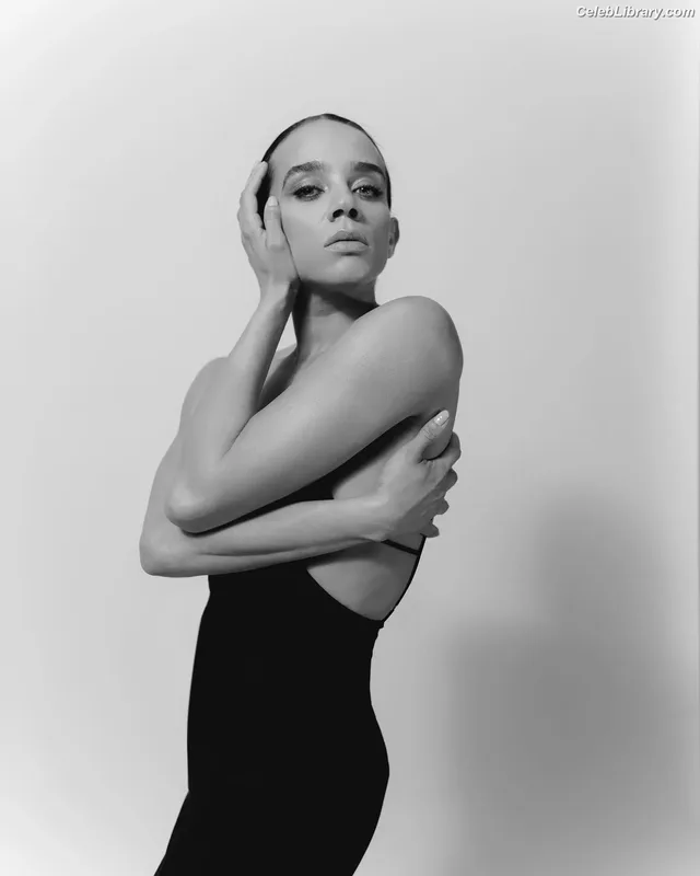 Hannah John-Kamen photo 1 of 505