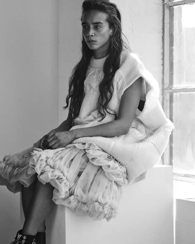 Hannah John-Kamen photo 3 of 505