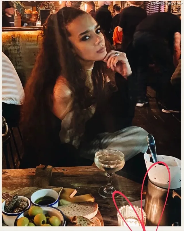 Hannah John-Kamen photo 4 of 505