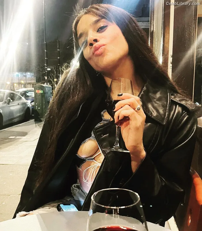 Hannah John-Kamen photo 23 of 505