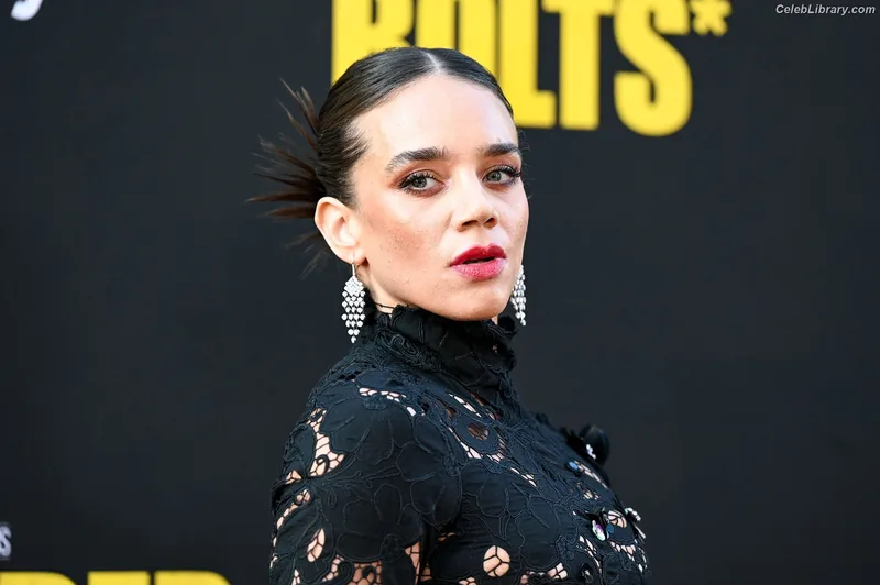 Hannah John-Kamen photo 6 of 505
