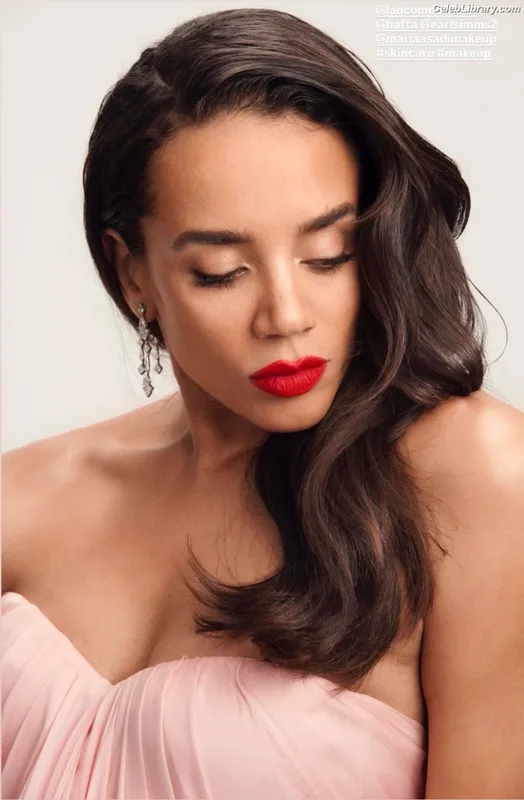 Hannah John-Kamen photo 10 of 505