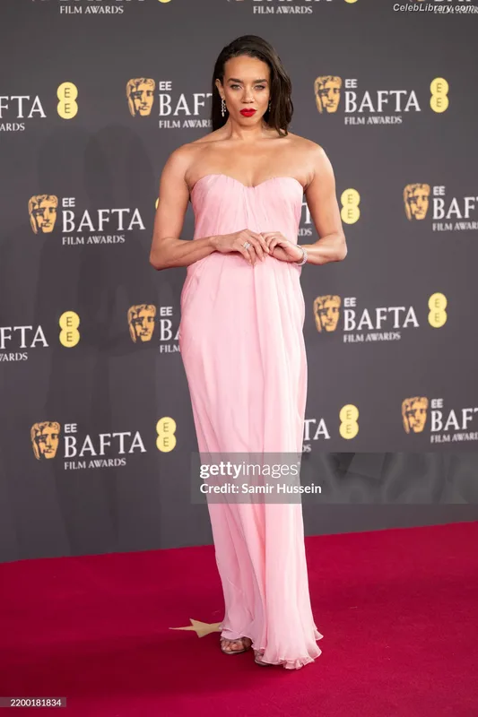 Hannah John-Kamen photo 17 of 505