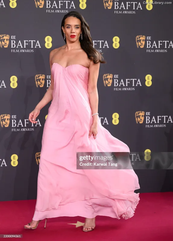 Hannah John-Kamen photo 14 of 505