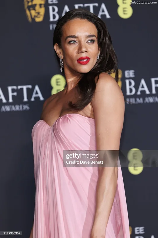 Hannah John-Kamen photo 1 of 505