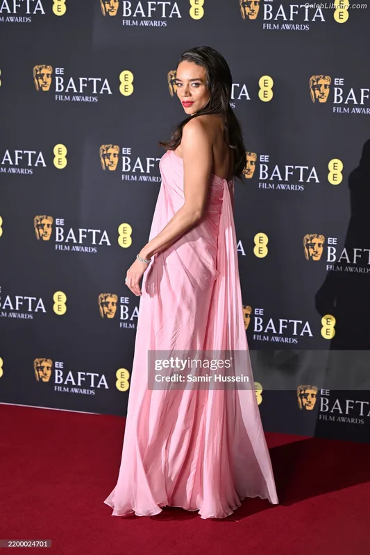 Hannah John-Kamen photo 3 of 505